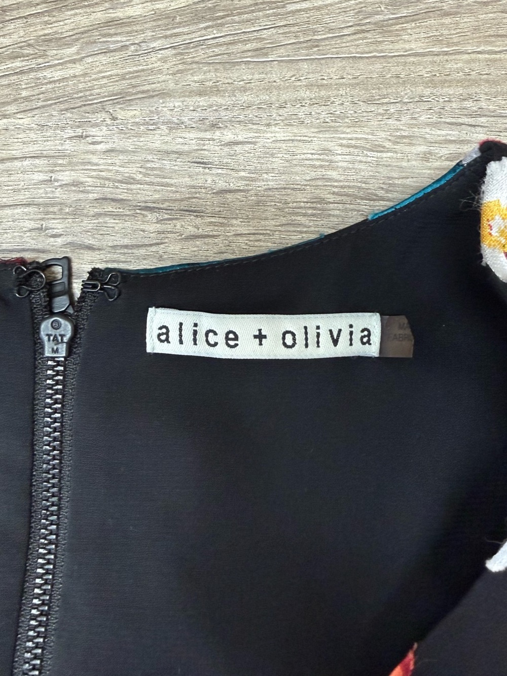 Alice + Olivia Patty V Neck Dress size xs - Picture 6 of 7